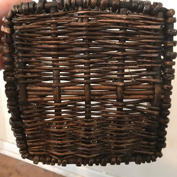 Vintage Square Woven Basket - Picture 3 of 4
